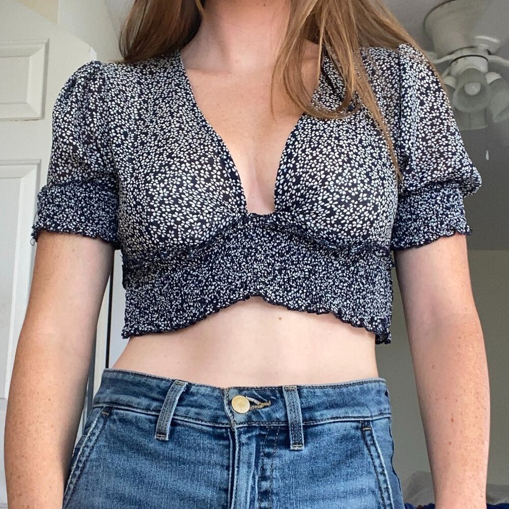 Floral cropped shirt